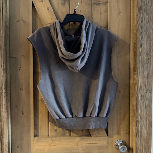 Free People Movement Gray Hoodie Sleeveless Sweatshirt
Pullover Size M NWT - Picture 6 of 7